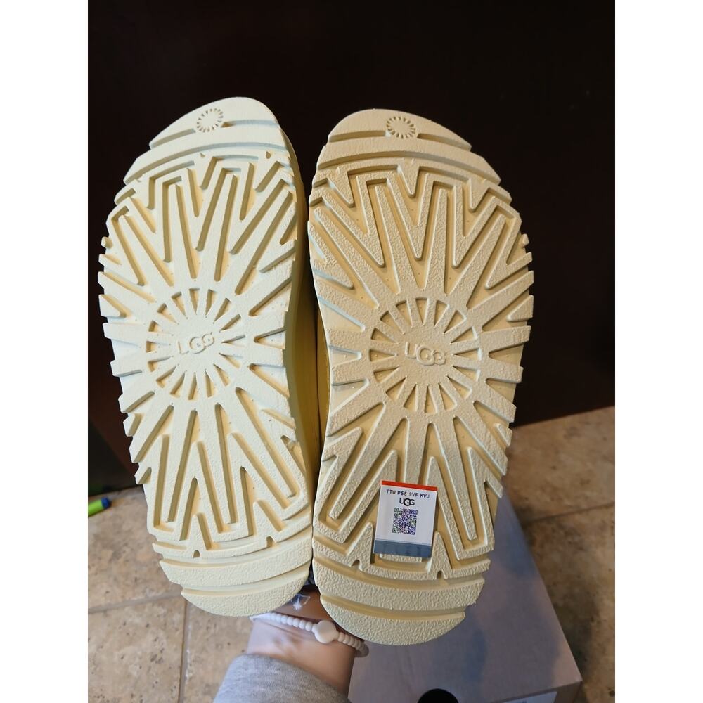 UGG Goldenglow Slide youth 3 Women's 5 - Picture 9 of 10